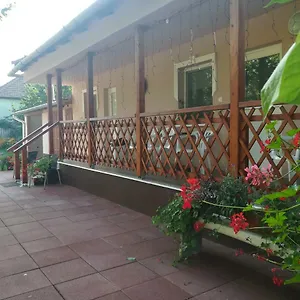 Tiszavirag Apartmanhaz Segedyn