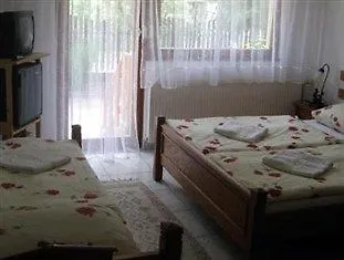 Bed and Breakfast Sarokhaz Panzio Vecsés 3*,  Węgry