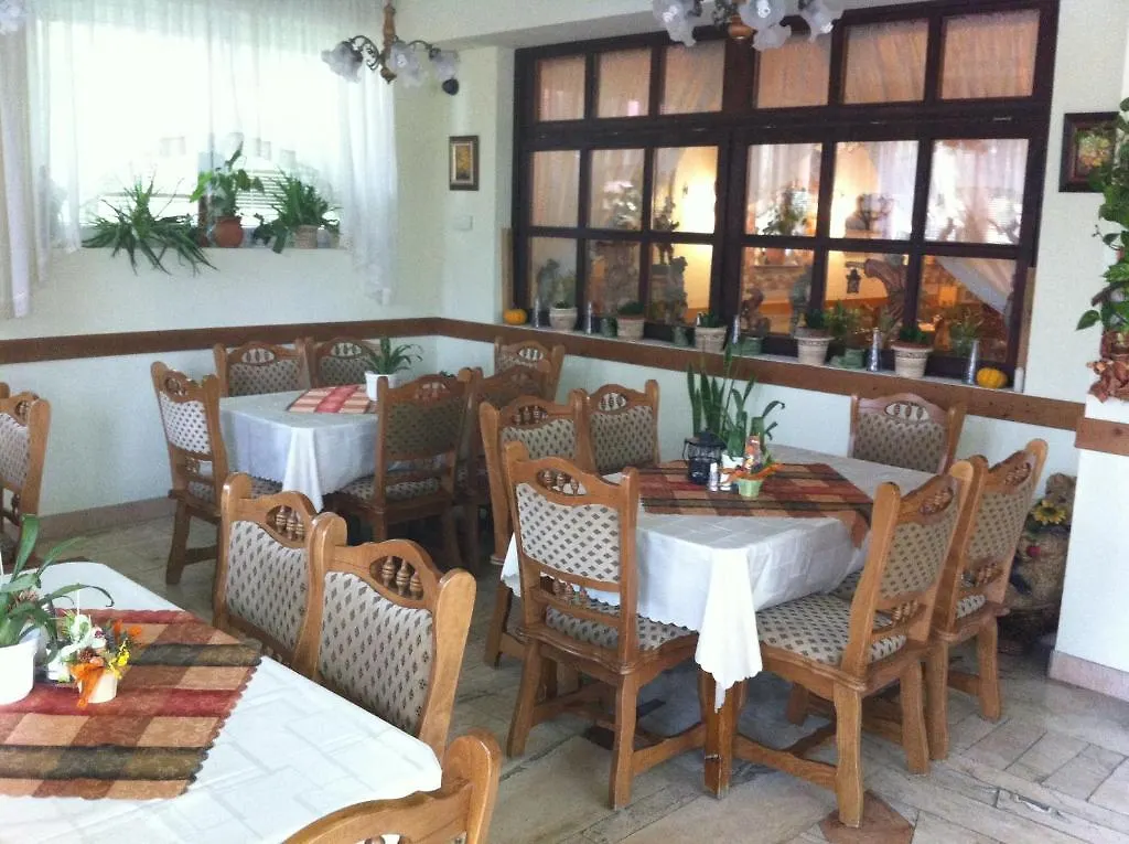 Sarokhaz Panzio Bed and Breakfast Vecsés 3*,  Ungarn
